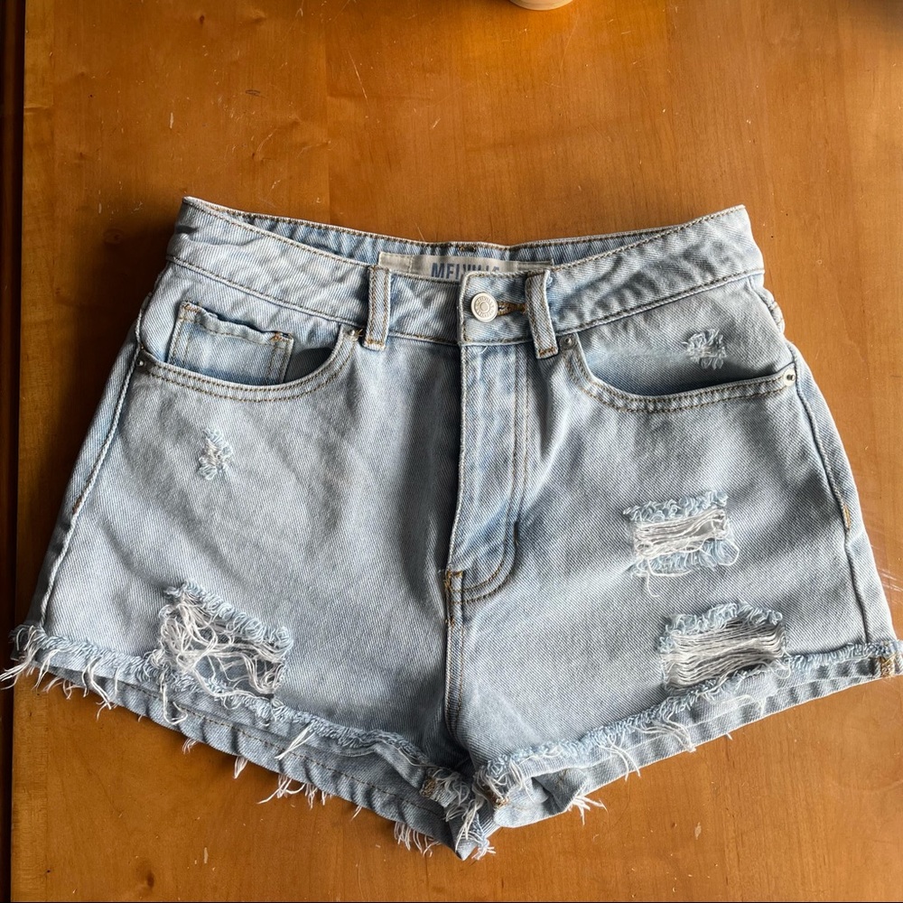 Melville High Waisted Distressed Shorts Size 26